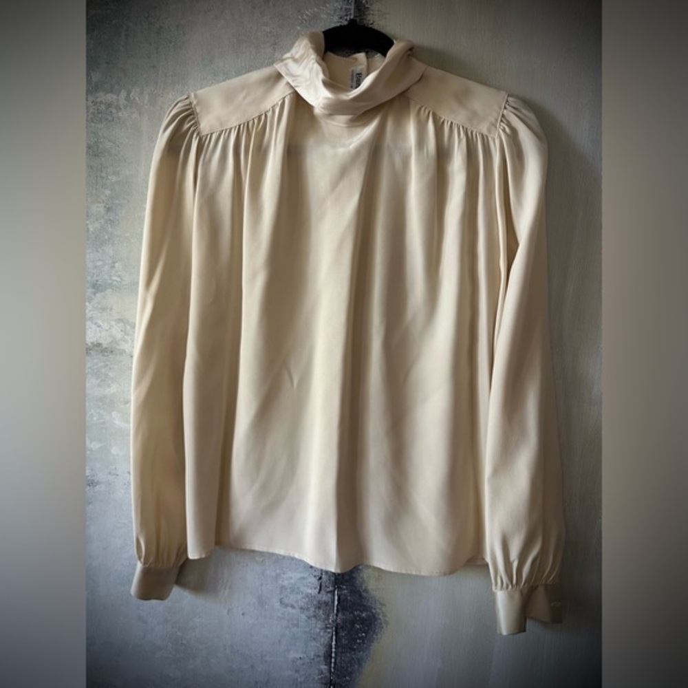 Burberrys Romantic Vintage Champagne Silk Blouse, 6